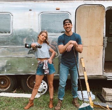 Jordan Rodger and Jojo Fletcher in Cash Pad.